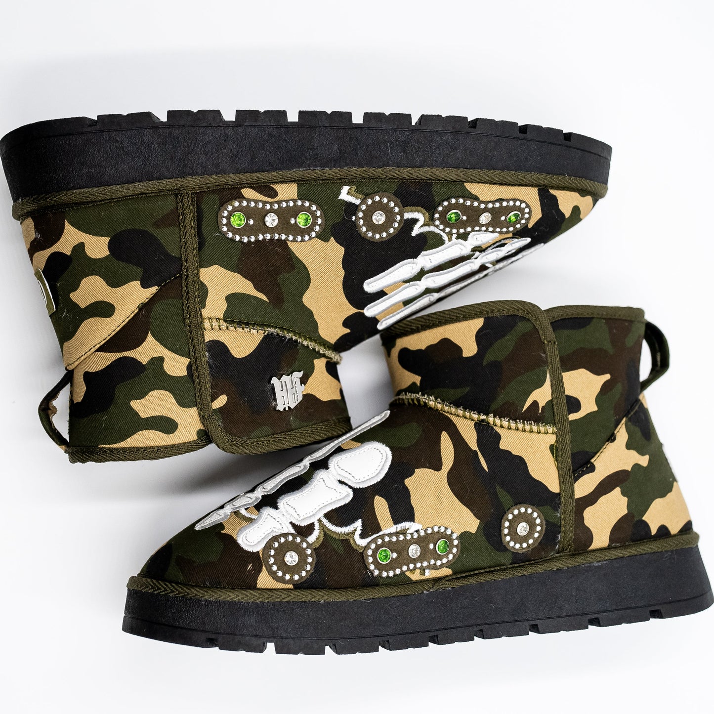 Camo Sluggs (Release Date: 10.17.25)