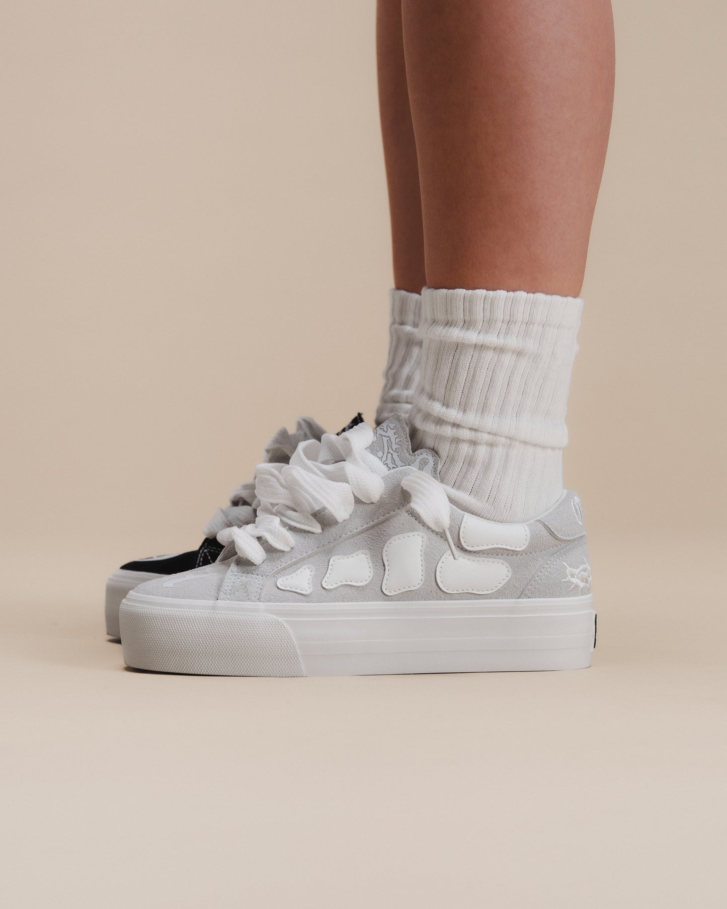 Knuckles Sk8 Grey