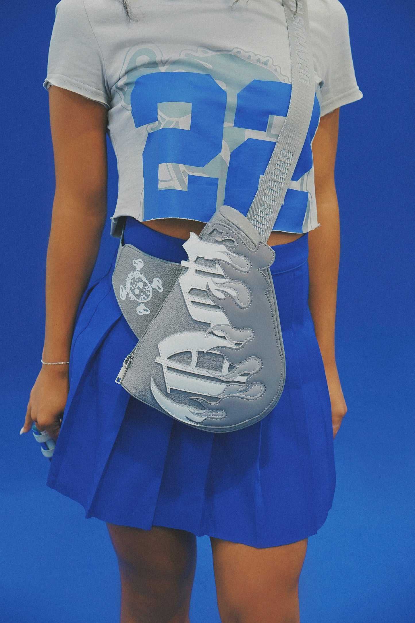 22 Cropped Woman Tees