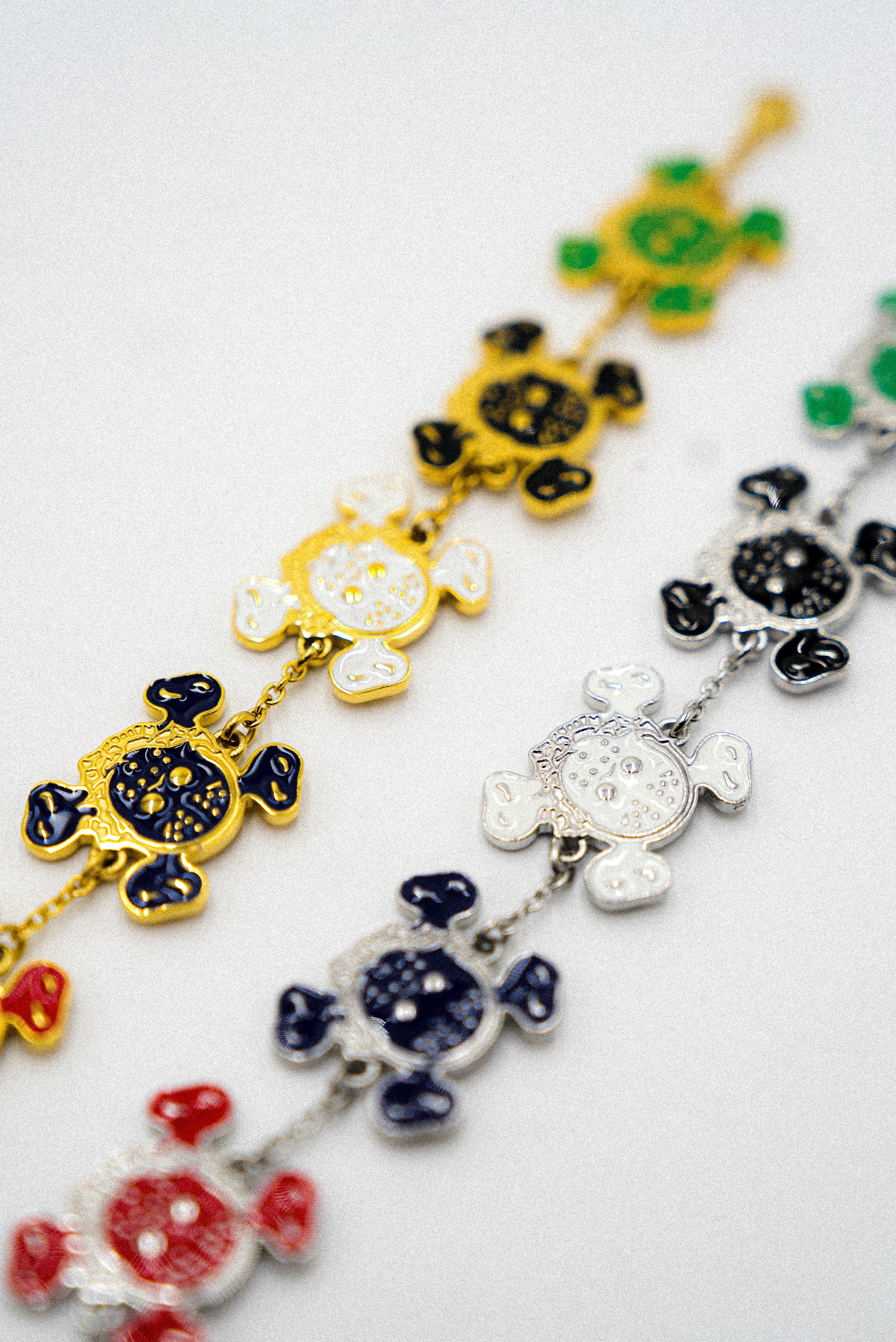 Mafia Cuffs – OMNEWYORK