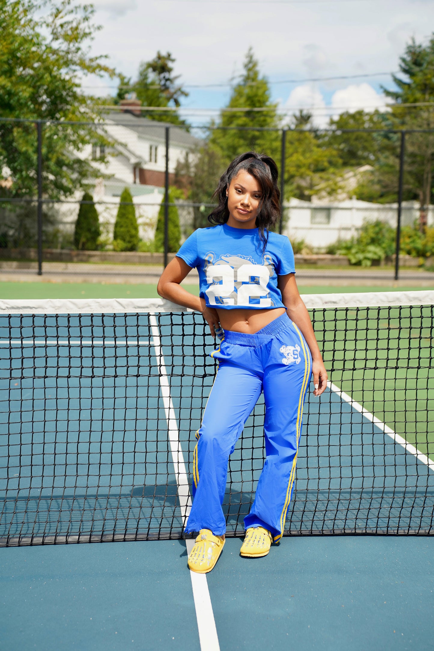 22 Cropped Woman Tees